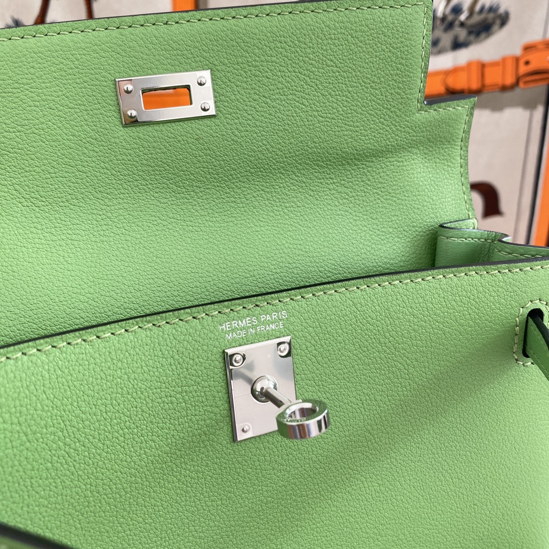 Hermes Kelly Danse Evercolor Bag In Green Kiwi Color